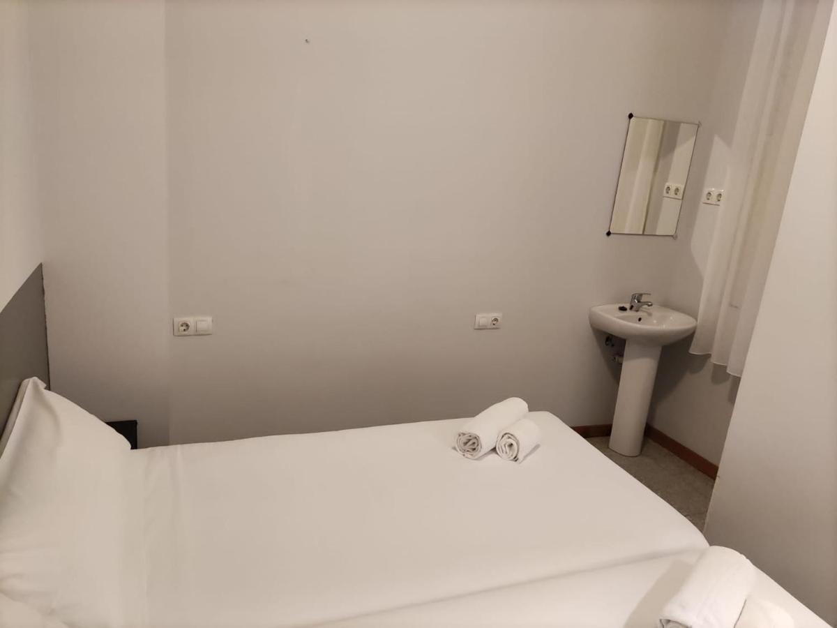 Hotel Monegal Барселона Экстерьер фото