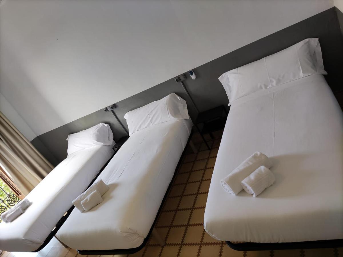 Hotel Monegal Барселона Экстерьер фото