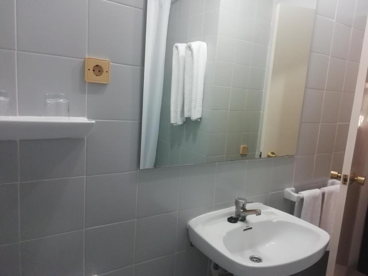 Hotel Monegal Барселона Экстерьер фото