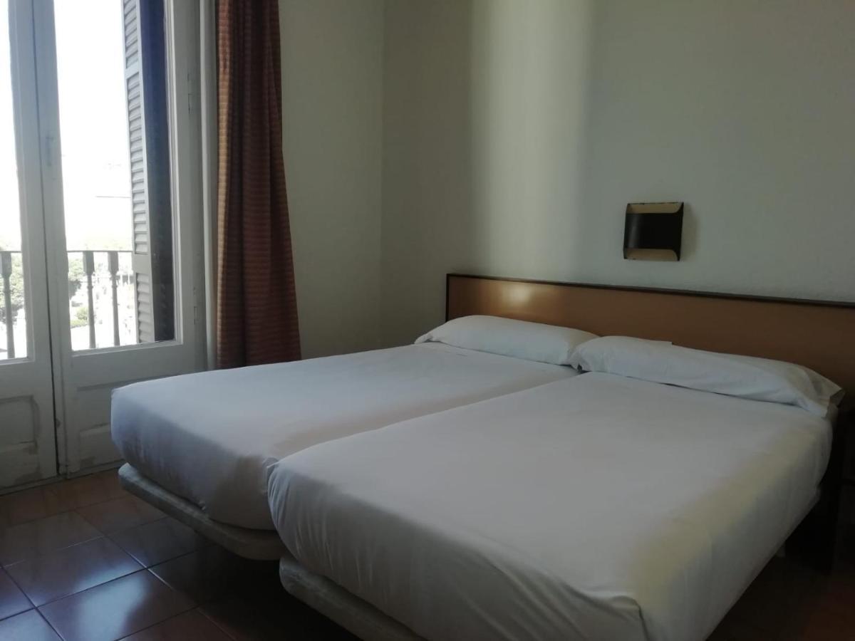 Hotel Monegal Барселона Экстерьер фото